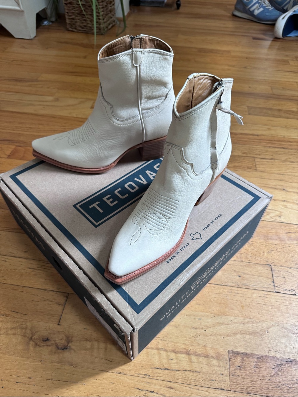 Tecovas Cream Leather Western Ankle Booties -The Daisy - Bone Devine